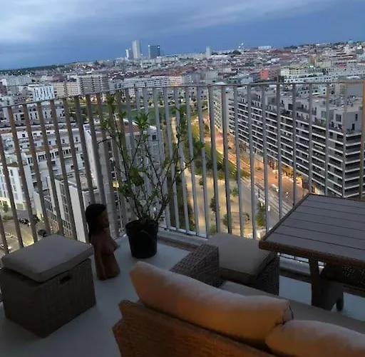 Stunning View Over In Center Appartamento Vienna
